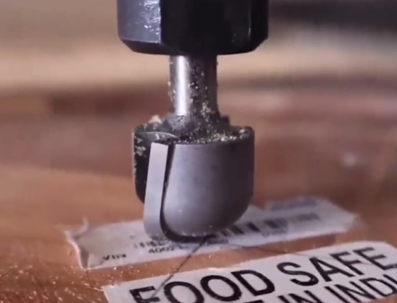 A flat-bottom round cutter optimized for milling wooden plates and bowl-shaped parts