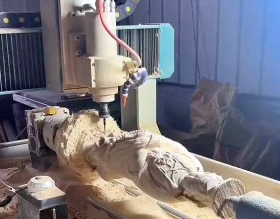 CNC engraving equipment for custom manufacturing