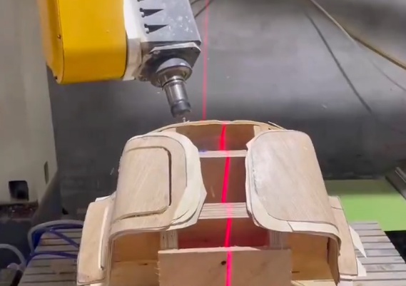 Five-axis CNC engraving machining of three-dimensional curved plates